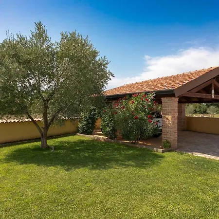 بيت للعطل Shirin