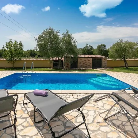 Shirin بيت للعطل بوريتش